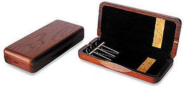 Wooden Oboe Reed Case 3 Reed Capacity - Mahogany